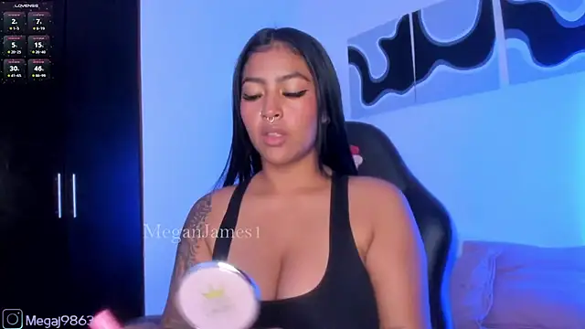 meganjames1 online show from 11.27.25