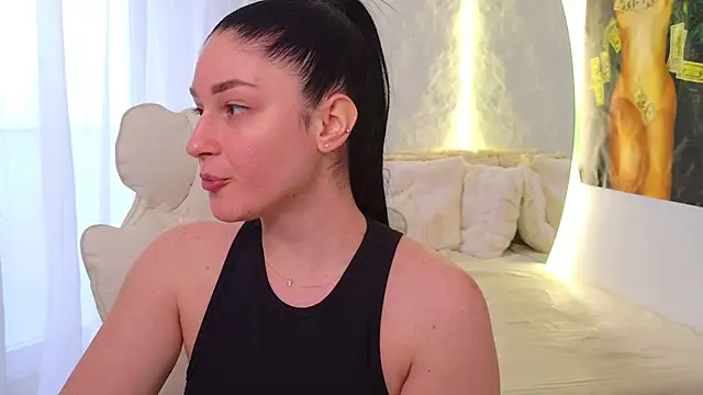 moniqque online show from 04.11.26