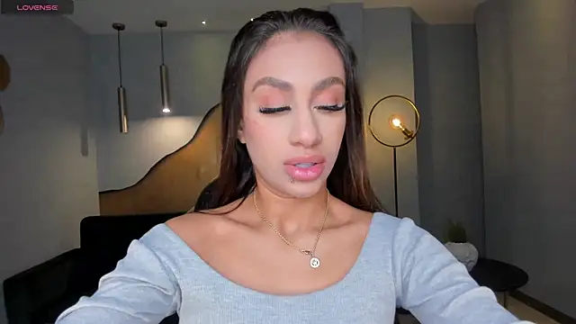 DannaCruz online show from 02.08.25