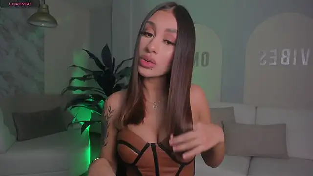 DannaCruz online show from 03.10.25