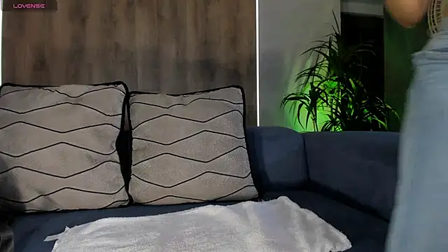 Snapshot of SophiePalmer chatting on 01.30.25 SophiePalmer online show from 01.30.25