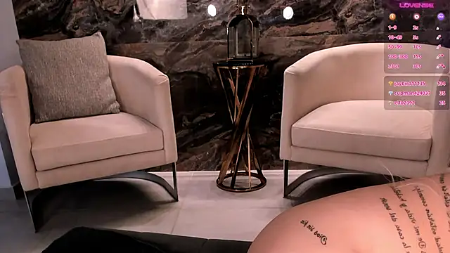 Snapshot of SophiePalmer chatting on 02.20.25 SophiePalmer online show from 02.20.25