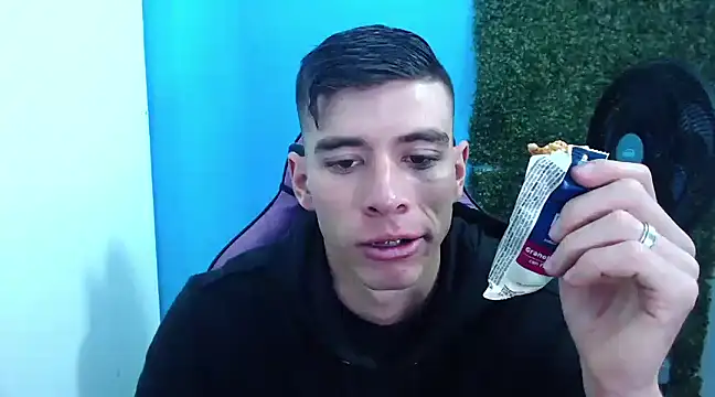 Snapshot of DEIBY_BABY chatting on 12.16.24 DEIBY BABY online show from 12.16.24