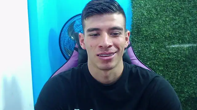 Snapshot of DEIBY_BABY chatting on 12.30.24 DEIBY BABY online show from 12.30.24