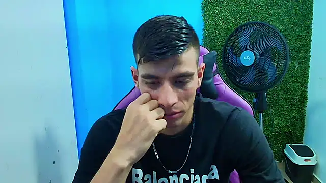 Snapshot of DEIBY_BABY chatting on 01.17.25 DEIBY BABY online show from 01.17.25