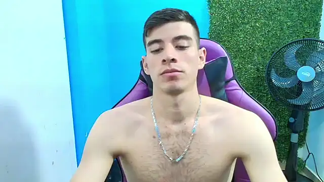 Snapshot of DEIBY_BABY chatting on 02.04.25 DEIBY BABY online show from 02.04.25
