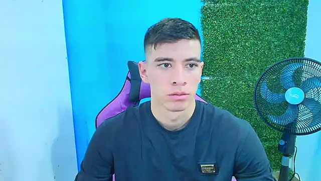 Snapshot of DEIBY_BABY chatting on 02.11.25 DEIBY BABY online show from 02.11.25