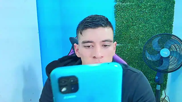 Snapshot of DEIBY_BABY chatting on 02.13.25 DEIBY BABY online show from 02.13.25