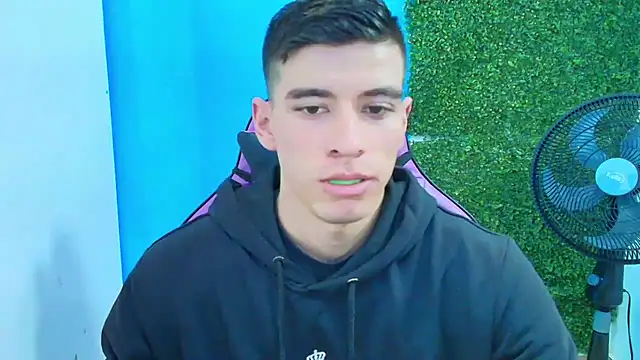 Snapshot of DEIBY_BABY chatting on 02.15.25 DEIBY BABY online show from 02.15.25