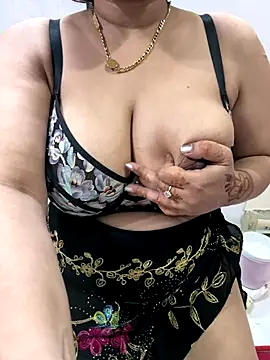 Sexybomb33 online show from 11.04.25