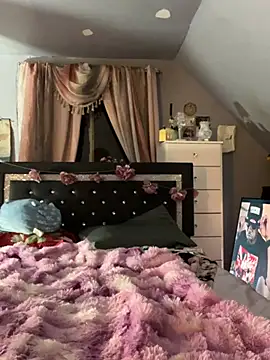 DominiqueX0 online show from 04.10.26