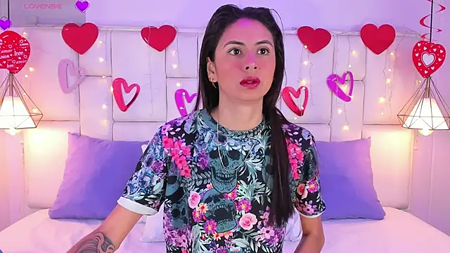 SarahSophia  online show from 02.19.25