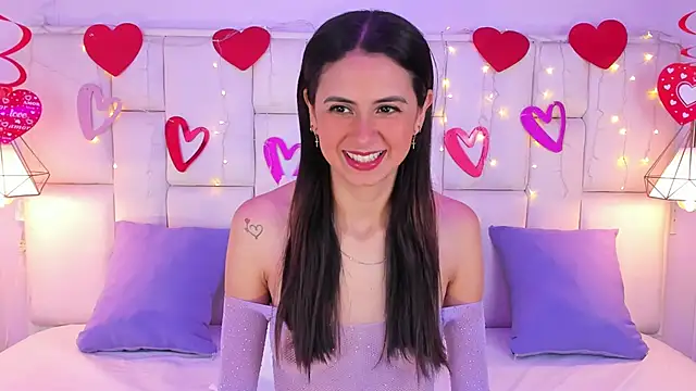 SarahSophia  online show from 02.25.25