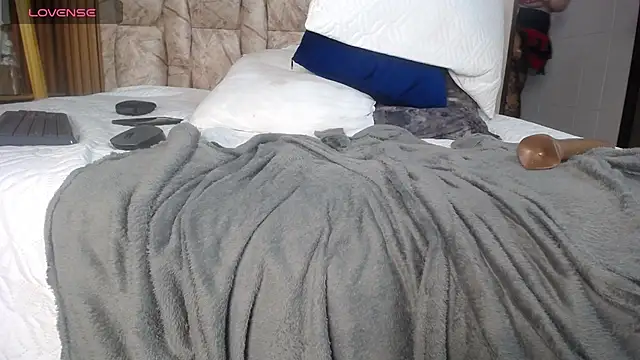 victoria  milf  online show from 02.25.25