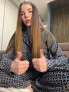 Snapshot of _i_have_cookies1 chatting on 12.14.24  i have cookies1 online show from 12.14.24