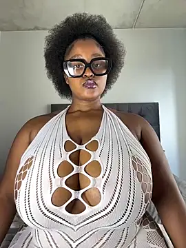 KnockoutBestie online show from 03.04.25