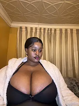 Snapshot of KnockoutBestie chatting on 04.30.26 KnockoutBestie online show from 04.30.26