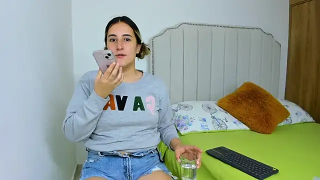 Hanna86 online show from 02.05.25