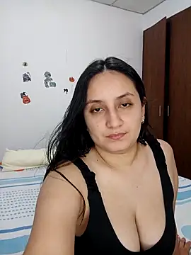 Snapshot of Angeelus2 chatting on 02.05.26 Angeelus2 online show from 02.05.26