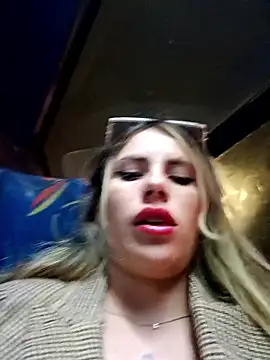 Snapshot of Misscata1106 chatting on 09.12.25 Misscata1106 online show from 09.12.25