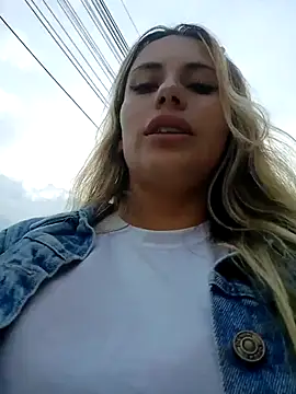 Snapshot of Misscata1106 chatting on 10.20.25 Misscata1106 online show from 10.20.25