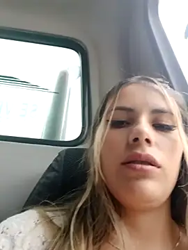 Snapshot of Misscata1106 chatting on 10.21.25 Misscata1106 online show from 10.21.25