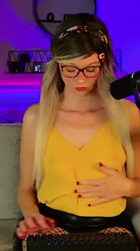 Snapshot of Kittychatte chatting on 05.19.26 Kittychatte online show from 05.19.26