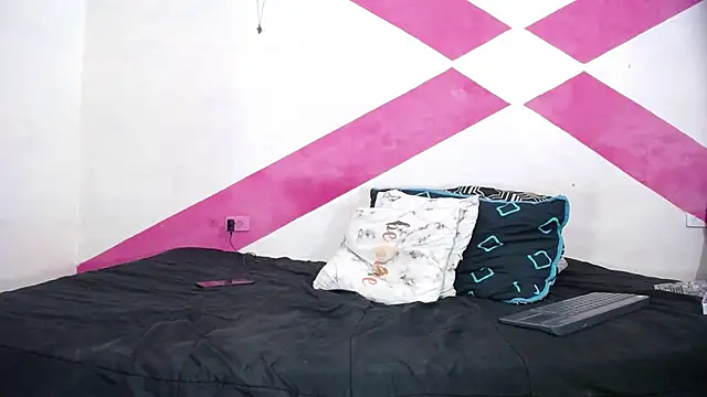 MIA luxce29 online show from 01.08.25