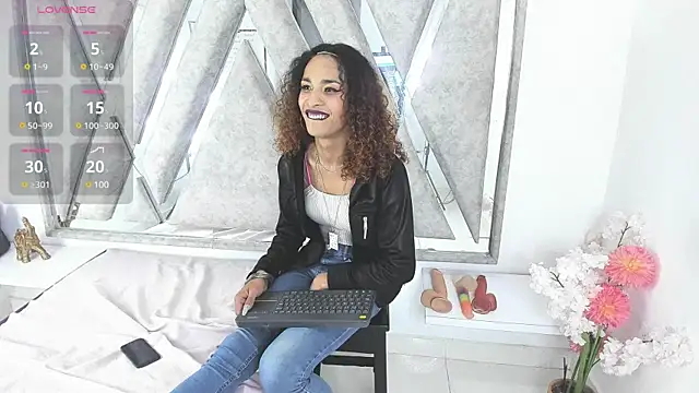 Snapshot of StefanyMiler chatting on 12.16.24 StefanyMiler online show from 12.16.24