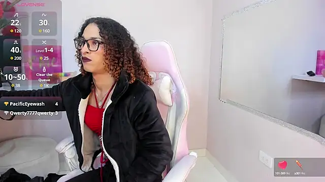 Snapshot of StefanyMiler chatting on 12.30.24 StefanyMiler online show from 12.30.24