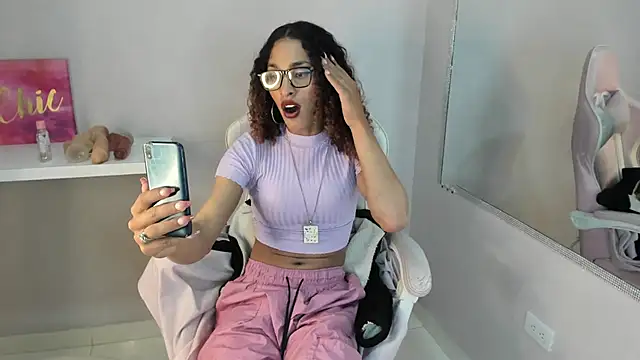 Snapshot of StefanyMiler chatting on 01.10.25 StefanyMiler online show from 01.10.25