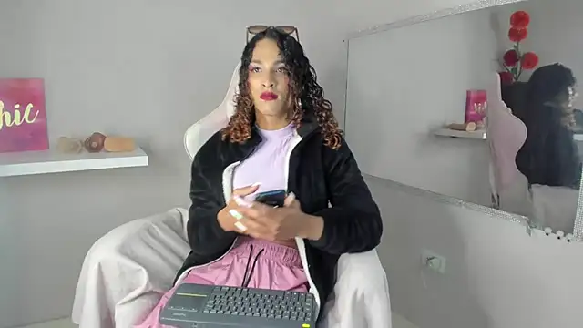 Snapshot of StefanyMiler chatting on 02.01.25 StefanyMiler online show from 02.01.25