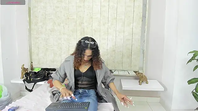 Snapshot of StefanyMiler chatting on 02.12.25 StefanyMiler online show from 02.12.25