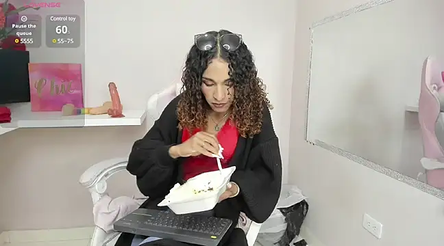 Snapshot of StefanyMiler chatting on 02.15.25 StefanyMiler online show from 02.15.25