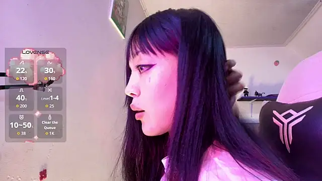 Persia 09 online show from 10.29.25