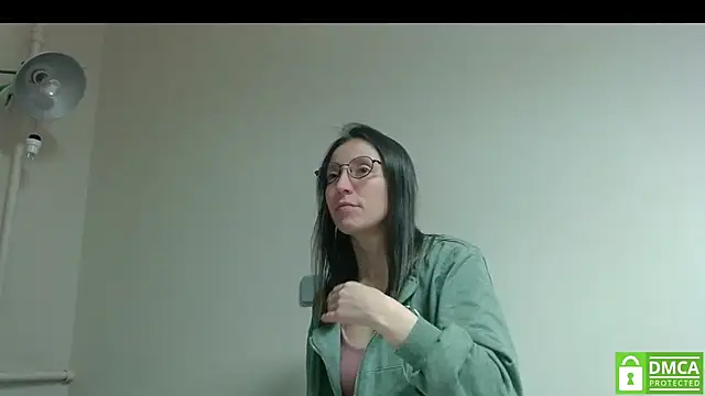 Sophi Cute online show from 10.27.25