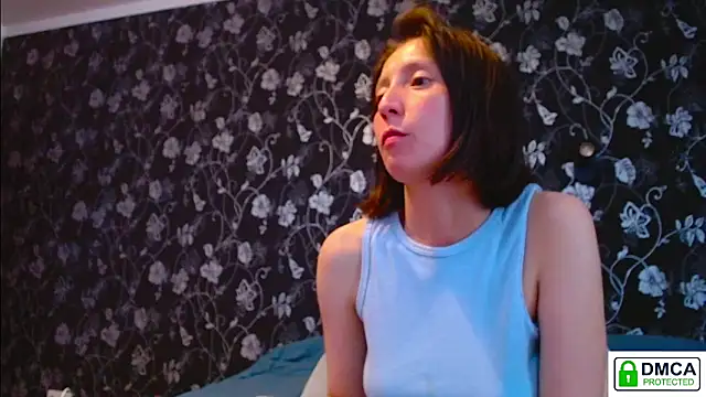 Snapshot of Sophi_Cute chatting on 06.03.26 Sophi Cute online show from 06.03.26