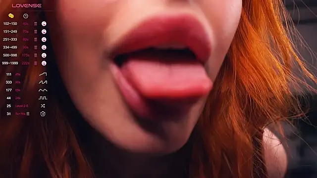 Snapshot of SofyBruno chatting on 01.28.25 SofyBruno online show from 01.28.25