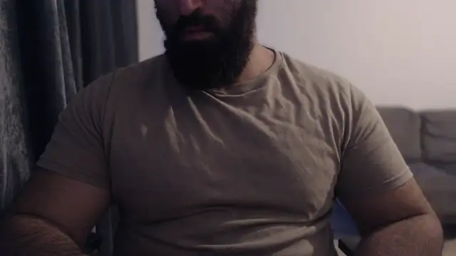 hugemachohandsome online show from 11.08.25