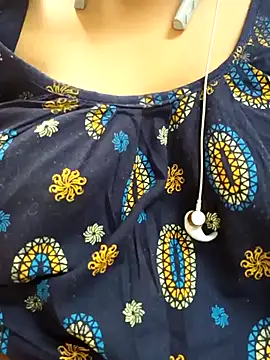 Snapshot of Sophiaboudi chatting on 02.17.25 Sophiaboudi online show from 02.17.25