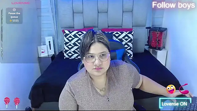 evelin zaens online show from 10.14.25