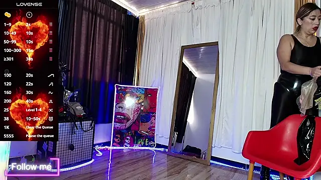 LatexDevil Blondie online show from 02.22.25