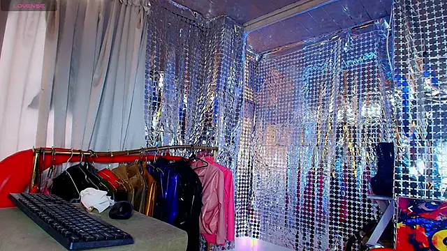 LatexDevil Blondie online show from 12.01.25