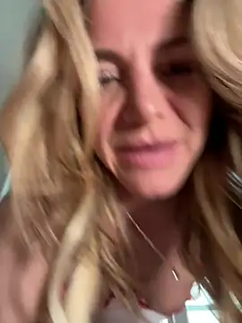 MessyNastyQueen online show from 02.20.25