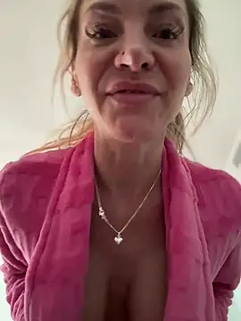 MessyNastyQueen online show from 03.07.25