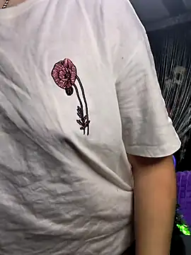 KikiXRed online show from 12.17.25