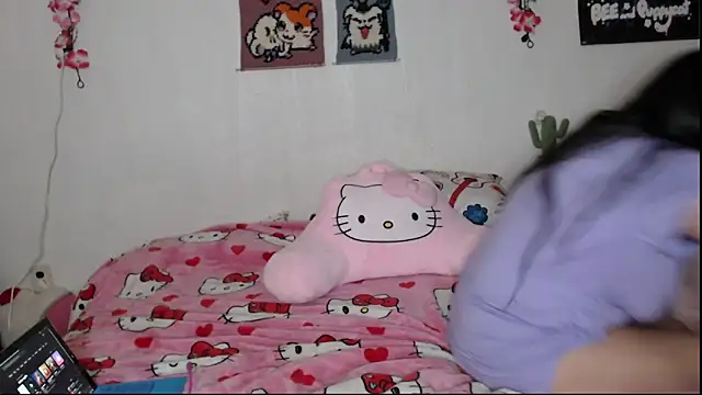 Snapshot of Cupcakecutie449 chatting on 04.29.26 Cupcakecutie449 online show from 04.29.26