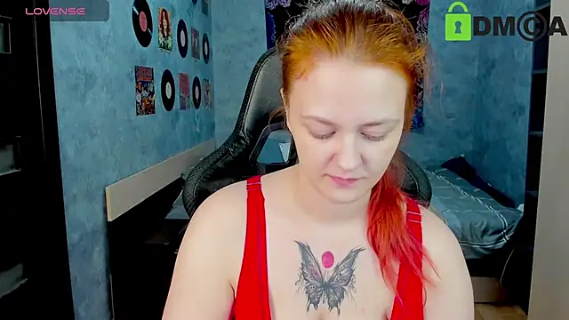 Snapshot of madness_lia chatting on 02.13.25 madness lia online show from 02.13.25