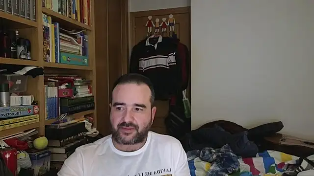 Snapshot of curiosillo83 chatting on 04.04.26 curiosillo83 online show from 04.04.26