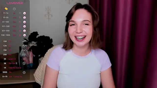 Snapshot of KindHazelHere_ chatting on 02.22.25 KindHazelHere online show from 02.22.25